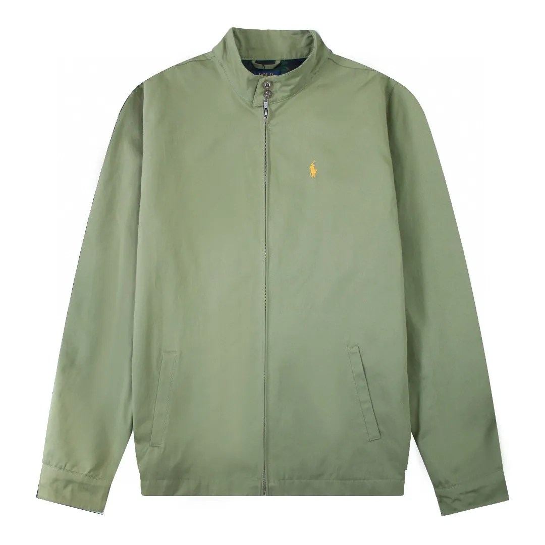 🅿️350 Ralph Lauren's new 2024 classic old money style stand collar executive zipper jacket 1️⃣Selected from high-quality original developed pure cotton fabrics, with customized plaid lining inside, the overall wear effect is very soft and comfortable, 2️⃣The workmanship details are perfectly controlled, the chest is exquisitely embroidered with small logos, and the dropped shoulders are made of unique splicing technology to highlight your personality! The version is simple but not simple! 3️⃣ Complete with tag accessories, unisex design, and a very versatile jacket for men and women! Color: black, navy, khaki, green Size: S, M, L, XL